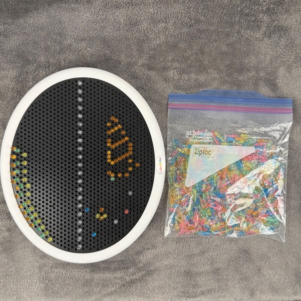Lite Brite Oval HD 02250 Light Up Art Toy Tested Working w/ Lots of Mini Pegs